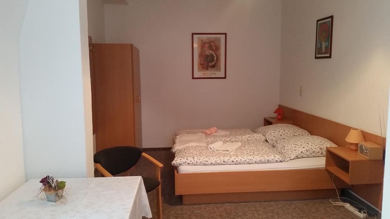 Und Restaurant Burg 3*